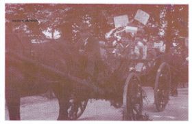 School - en Dorpsfeesten van-en naar de Gelderse Toren foto omstreeks 1937 met naam WP.jpg geprinte foto.jpg