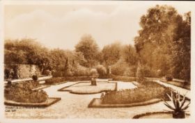 Tuin Middachten in omstreeks 1925 FB 18 dec. 2016.jpg