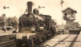 LOCOMOTIEF NADERT STATION DIEREN VANUIT RICHTING ZUTPHEN. FB 27 april 2016.jpg