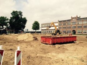 Juni 2015 Wilhelminaplein op de schop foto 3 van Gert Beumer.jpg