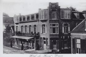 De Kroon eens de kroon Hogestraat in rond 1924 Dieren FB en site 18-1-2018.jpg
