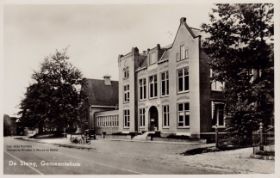 Oude Gemeentehuis omstreeks 1935 met naam WP en GRWB.jpg