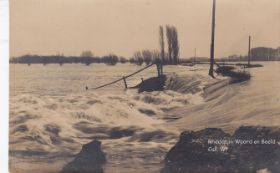 Hoog Water De Steeg rond 1951-1952 site en FB met RWB en WP.jpg