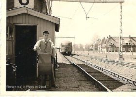 Spoorhuisje waar dhr. Van Schooten bij de Diepesteeg de spoorbomen bediend site 9-3-2017.jpg