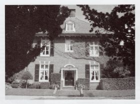 Villa Klein Duimpjeontworpen 1908-1909 met naam WP.jpg