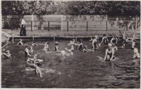 Zwembad Lagestraat met koloniehuis kinderen voor 1940 FB 13 aug. 2016.jpg