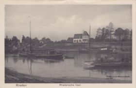 Rhedens Veer met Veerhuis in - rond 1914 FB 29 juli 2016.jpg