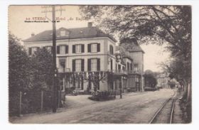 Hotel DE Engel 1921 met soldaat Derk van den Berg FB 6-8-2015.jpg