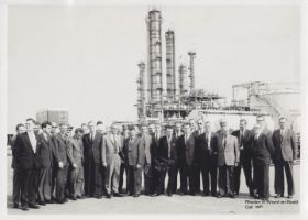 Bedrijfsuitje Lepper personeel bij Shell Pernis 1 mei 1964 FB 29 mei 2016.jpg