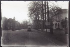 Tram bij Park Hotel Hoofdstraat Velp jaren 20-30 FB en site 4-2-2017.jpg