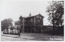 Tramstation Velp met r est (1). en cafe rond 1920 FB 12-7en site 29-7-2017.jpg