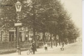 Stationsplein en Middelhovenstraat in omstreeks 1953.jpg