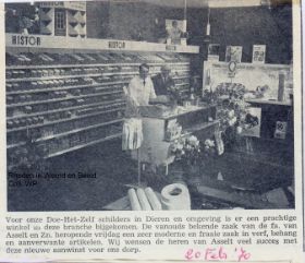Opening winkel vader en zoon Van Asselt febr. 1970 FB 9-10 april 2015 met RWB en WP.jpg