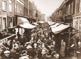 Hoogstwaarschijnlijk de Waterstraat in Doetinchem jaren in omstreeks jaren 40.jpg