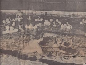 Peuterzwemmen in De Dumpel okt. 1981 FB 22 maart 2016.jpg